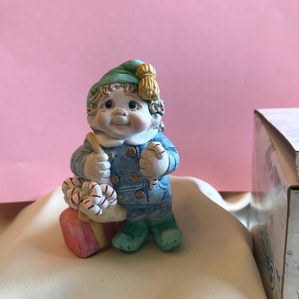 Dreamsicles elf help figurine